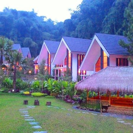Zuri Resort Cipanas Puncak Extérieur photo